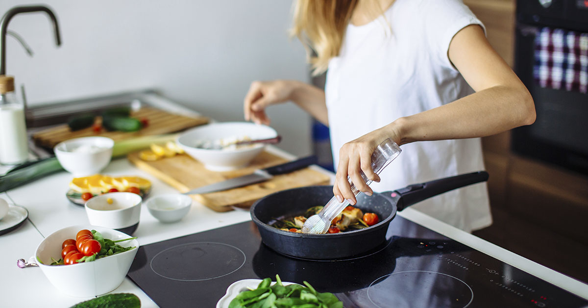 Woman Who Spends Five Hours Per Day in the Kitchen Says Her Job is to Make Husband’s Life Easier